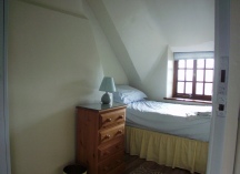 Single-bed-1.JPG